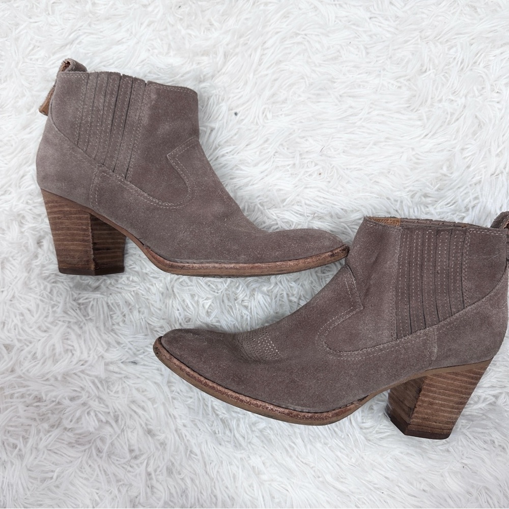 Dolce Vita Taupe Suede Western Toe Stitched Chelsea Ankle Stack Heel Bootie 8.5